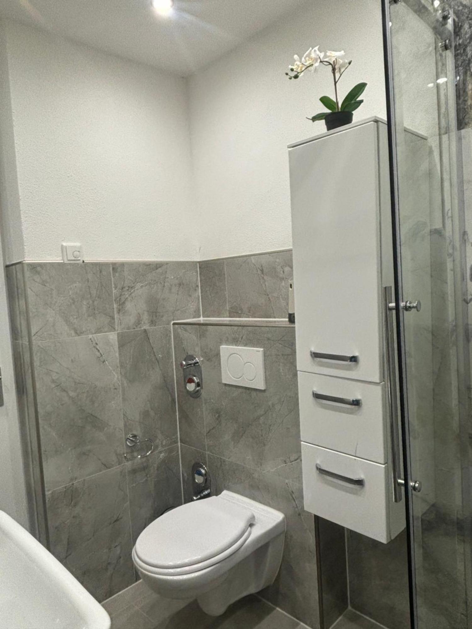 Lenti Duesseldorfer Apartment's Alloggio in famiglia *